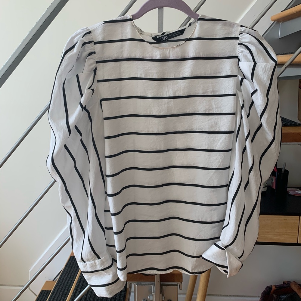 Zara striped puff sleeve blouse S